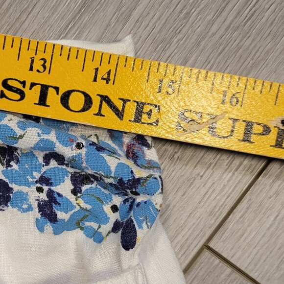 Vintage Chicos Linen Jean Capri with Asian painting Size 2 - Picture 7 of 8